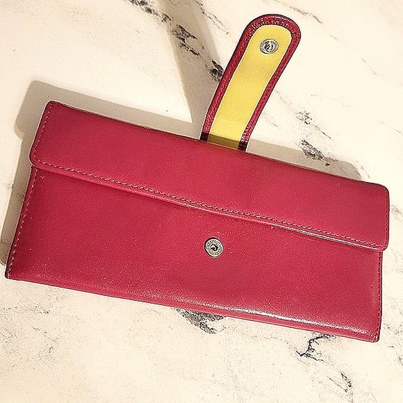 HOBO Int'l Pink 'Clio' Leather Wallet - Picture 2 of 8